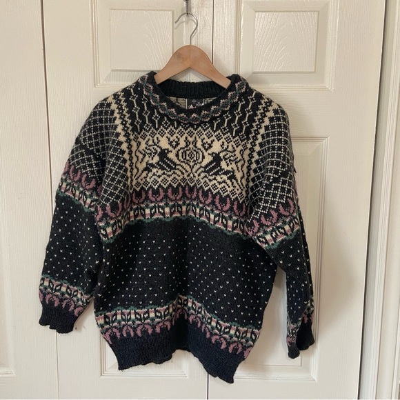 Dale of Norway Women’s Norwegian Fair Isle Print Thick Wool Sweater Medium - Picture 2 of 8